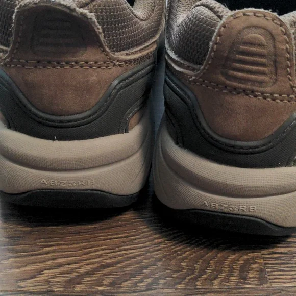 New Balance Womans Size 8 956 Goretex Brown Sneakers - Picture 4 of 9